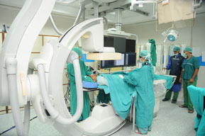 Laparoscopic Surgery Facilities at Indraprastha Apollo Hospitals Delhi, India
